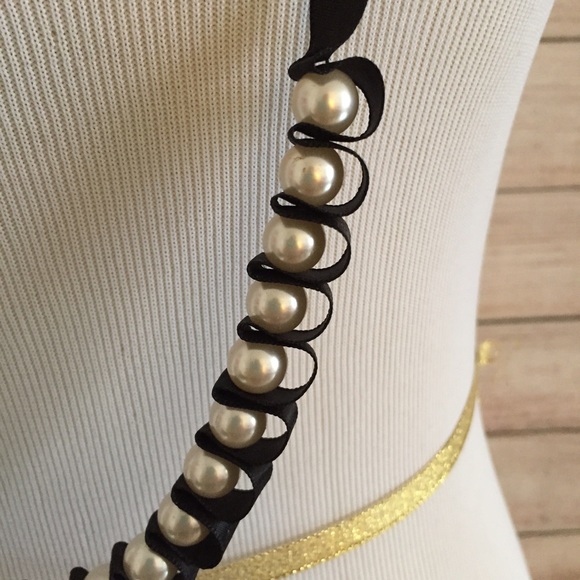 Pearls and Ribbon - Picture 3 of 3